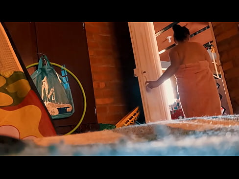 ❤️ Mein Onkel folgt mir in die Dusche, er fickt mich, während ich dusche. ❤❌ Porno bei uns ❌️